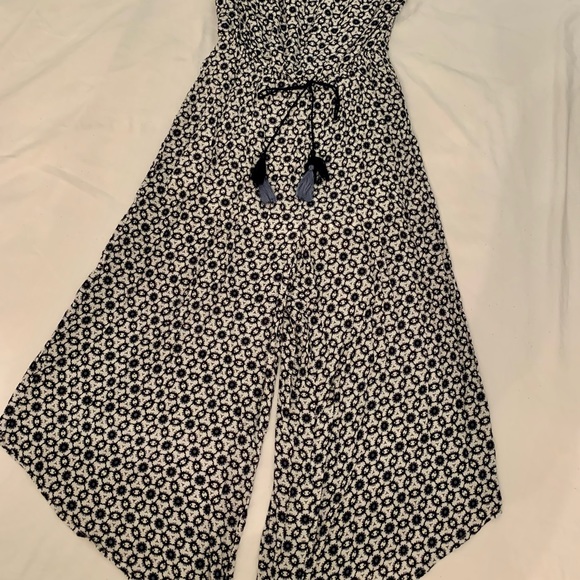 Beach Vibe jumpsuit💙🤍 Size M - Picture 4 of 4